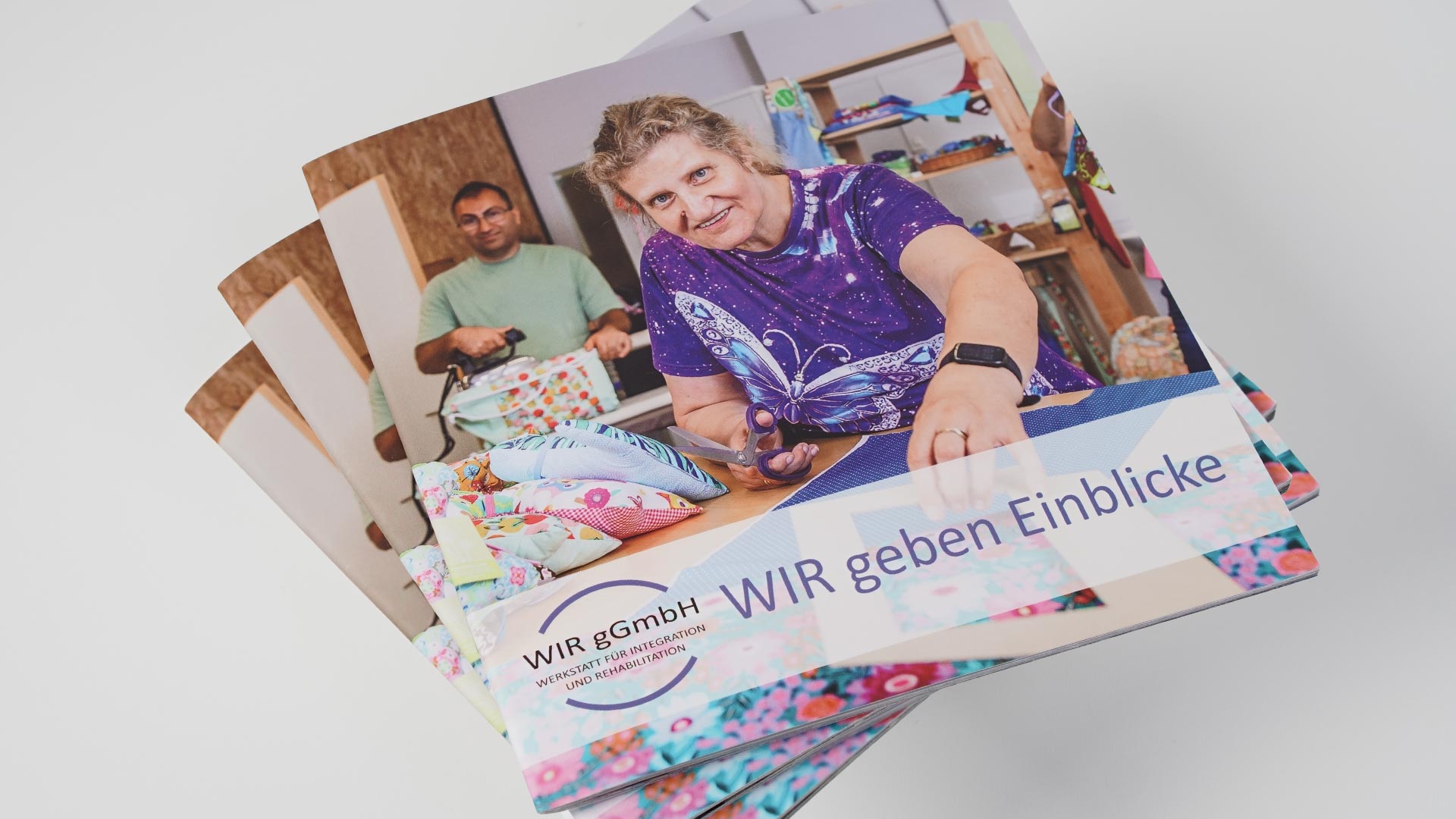 gedrucktes-1-wahl-imagebroschuere-fuer-die-wir-ggmbh