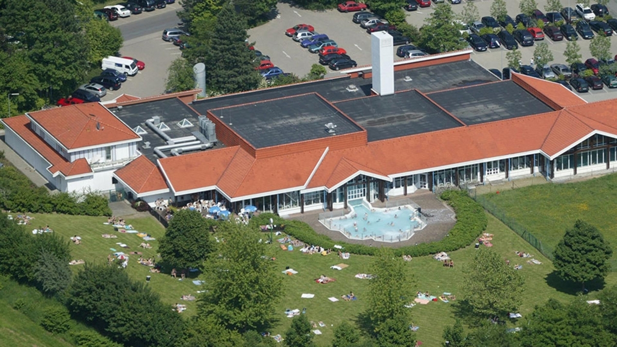 vitalbad-burscheid-keines-bad-macht-grosse-welle